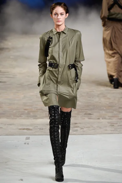 Look 7